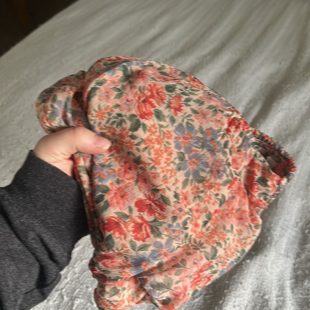 American Eagle Outfitters Floral Top - Picture 3 of 3